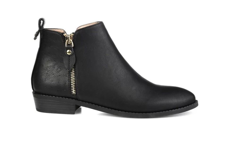 Journee Collection Women's Ellis Side Zip Ankle Booties Black Size 8