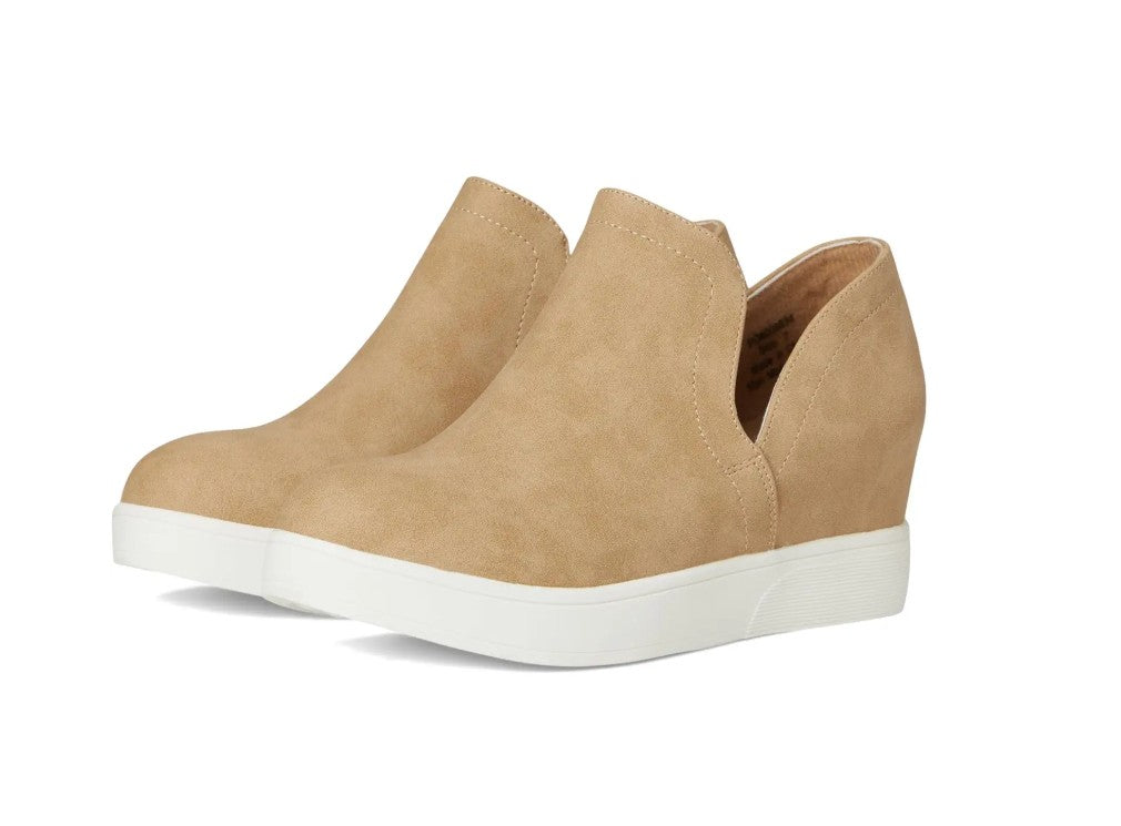 Journee Collection Women's Cardi Round Toe Slip On Wedge Sneakers Shoes Size 7