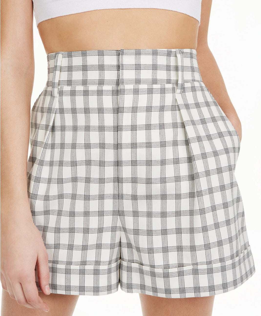 Danielle Bernstein Women's Pockets Pleated Plaid Shorts Ivory