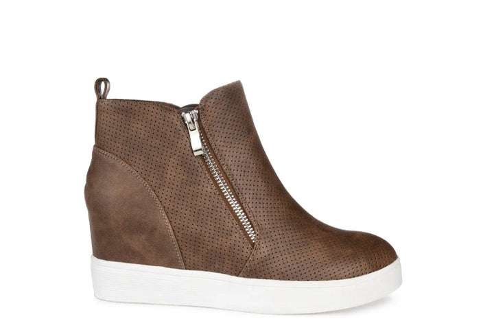 Journee Collection Women's Pennelope Wedge Sneakers Shoes Brown Size 10