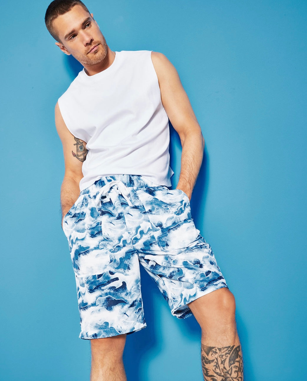 Royalty Maluma Men's Relaxed-Fit Wave-Print Convertible Utility Pants Blue Camo