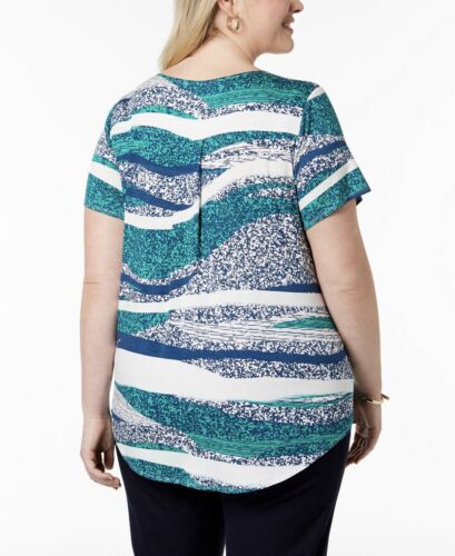 Women's Top Wavy Textured Printed Round-Hem T-Shirt Short Sleeves